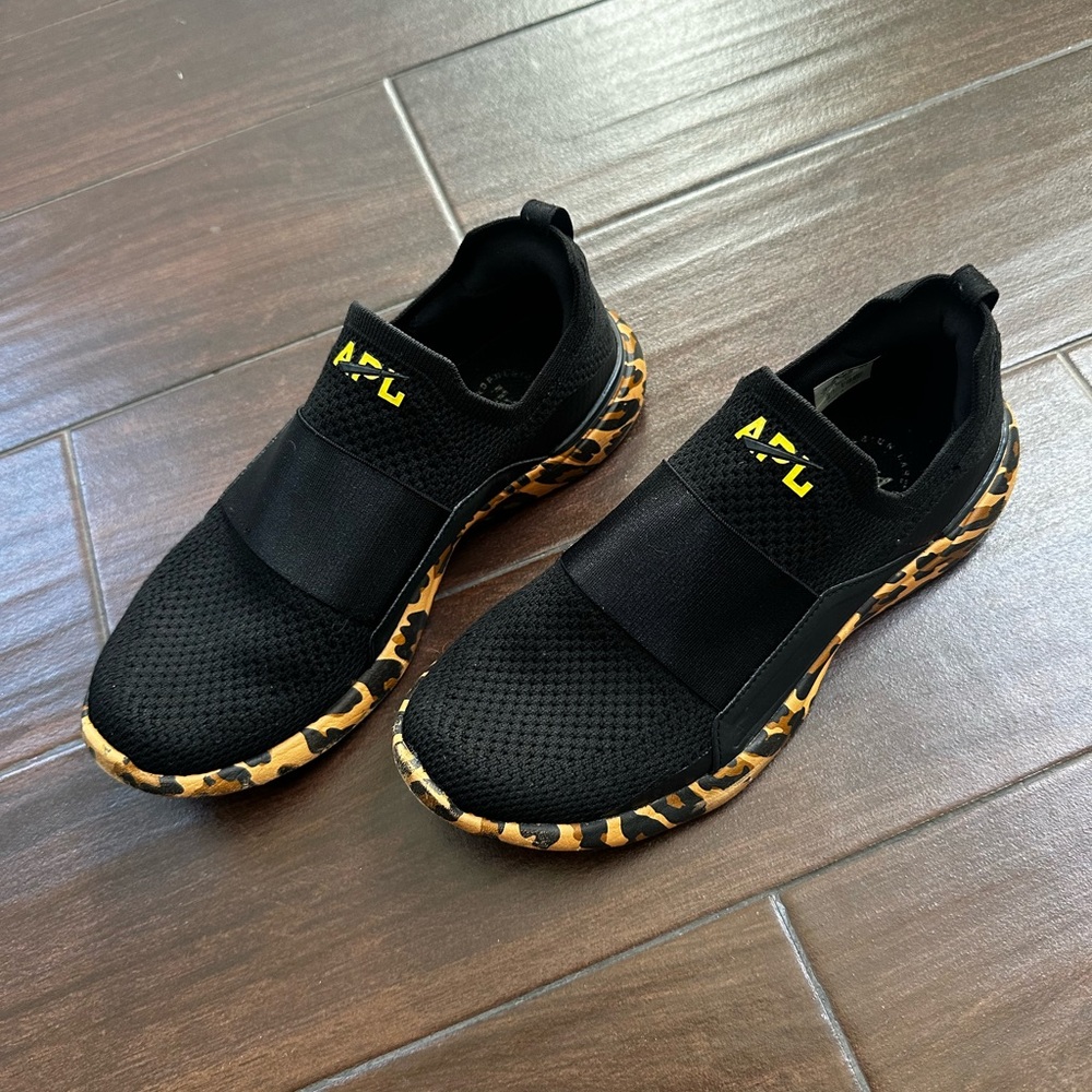 APL Techloom Bliss sneakers, like new